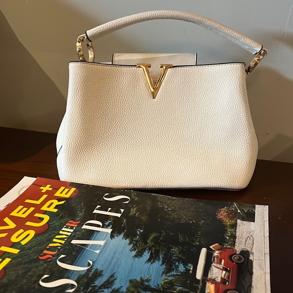 Valentina white purse. Used once + stored. Clean. See smudge of denim dye. Cute - Picture 1 of 6
